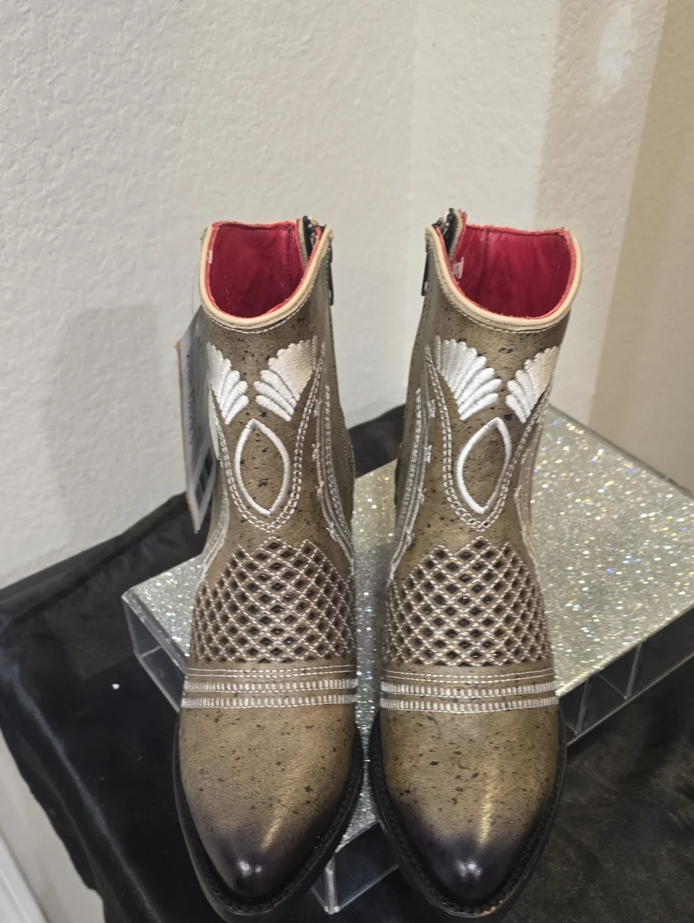 Ferrini stylish brown